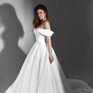 Minimalist Wedding Dress, Satin Wedding Dress, Off Shoulder Wedding Dress, Ballgown Wedding Dress, Wedding Dress Classic, Bridal Gown