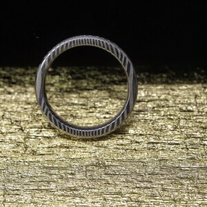 Anillo en bruto de acero de Damasco inoxidable retorcido - 4 mm de ancho, canal de 2 mm para incrustaciones y fabricación de anillos. imagen 10