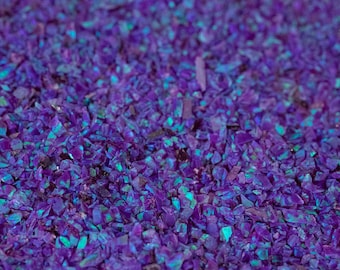 Ópalo triturado color lavanda para incrustaciones: material creado en laboratorio para joyería y manualidades.
