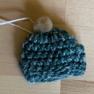 Set of 3, Miniature Hat Ornaments, Christmas Decor, Miniature Pom Pom Hat Ornaments, Mini Hat Ornaments, Mini Beanie Ornaments