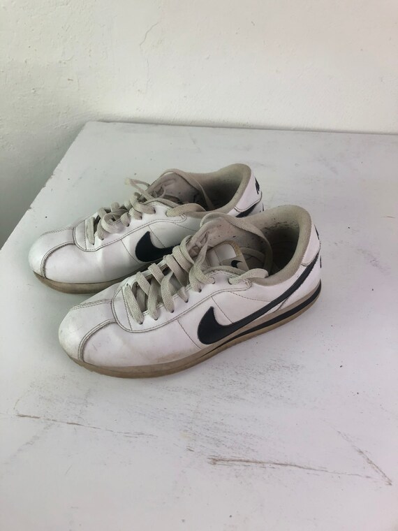 nike vintage sneakers womens
