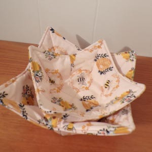 Bowl Cozies  Soup Bowl Cozies pot holder  fabric bowl cozy Happy Bees  Bowl Cozies pot holder