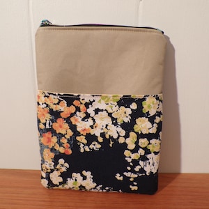 E-Reader Sleeve Zipper Kindle Sleeve with pocket Book Lover Gift  Book sleeve Spring Floral  Padded Kindle Sleeve