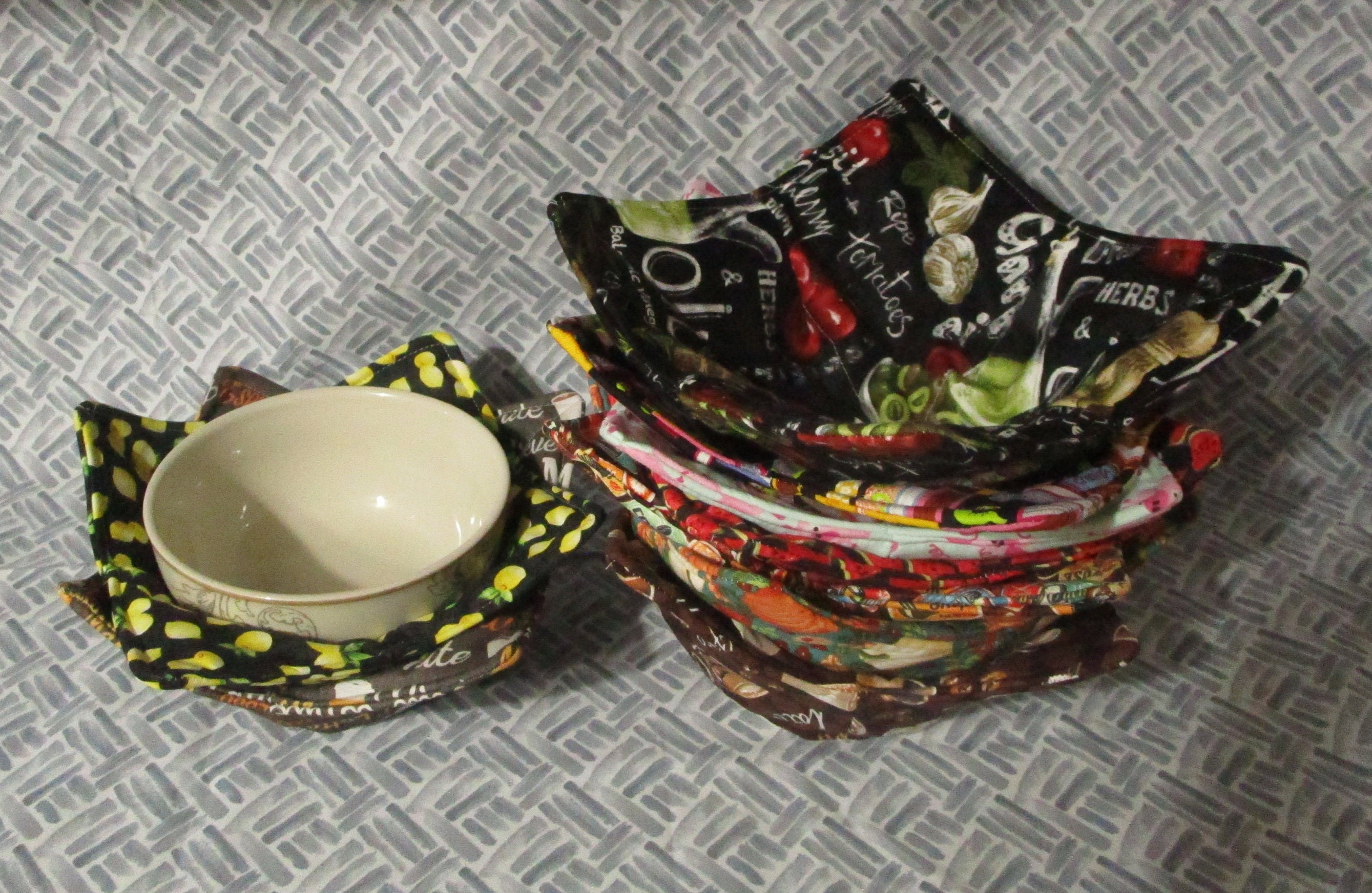 Mums Quilted Microwave Soup Bowl Cozy Holder Reversible Cotton Three Sizes
