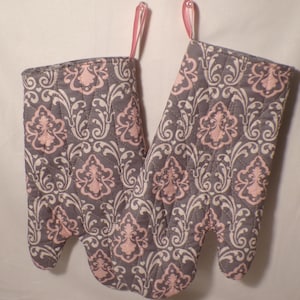 Oven Mitts quilted Oven Gloves Kitchen gloves Pot Holders  Grey floral oven mitt  set of 2