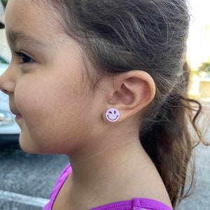 Girl&#39;s Acrylic Happy Face Earrings