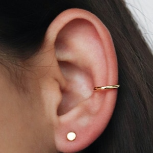 Impermeabile - Ear Cuff - Vermeil oro 18k - Ear Cuff - Ear Cuff in oro - Ear Cuff con elica in oro - Stack - Layering - Stacking