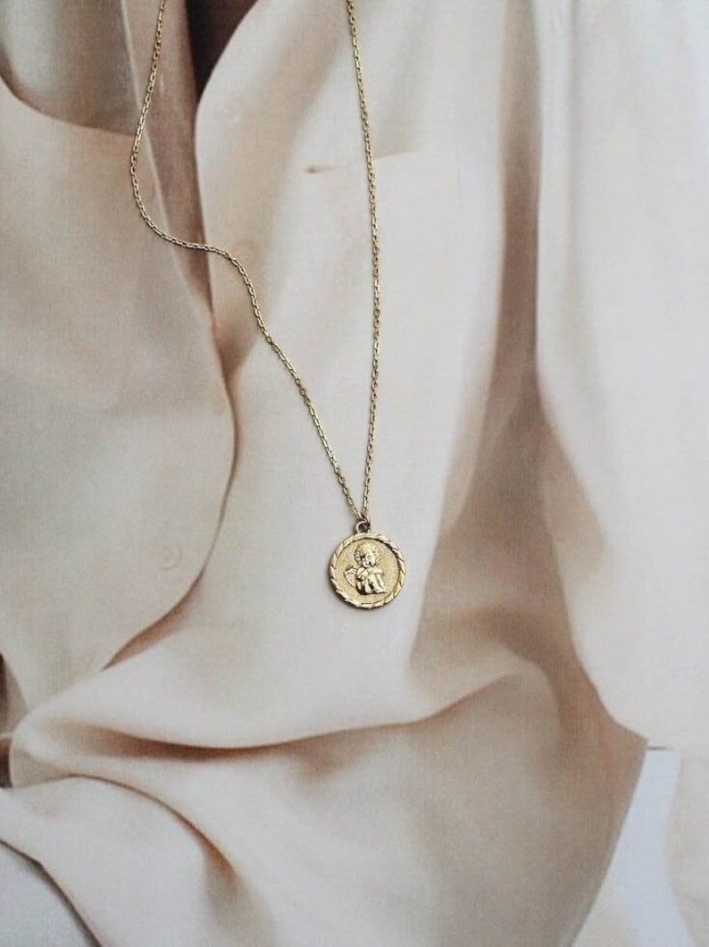 Wasserdicht 18k Gold Vermeil Schutzengel Münze Halskette Römische Goldmünze Schichtung Halskette Stapeln Medaillon Halskette Bild 4