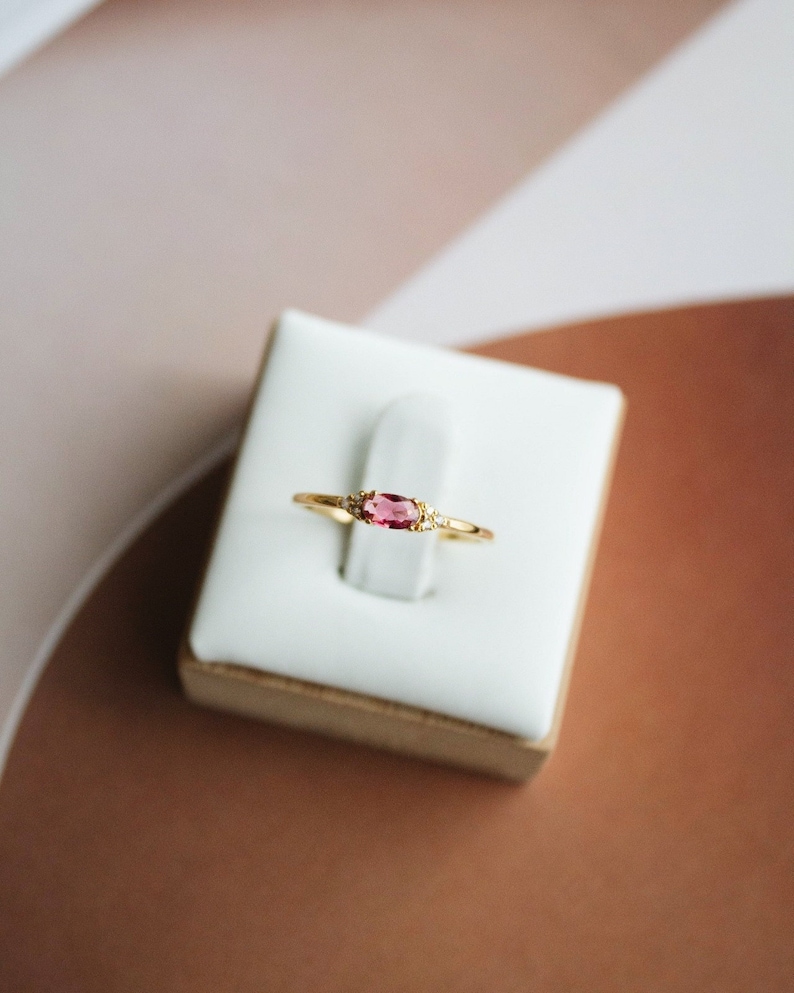 Wasserdicht Rosa CZ Ring 18k Gold Vermeil Ring Rosa & Weiß Zirkonia Ring Minimalistischer Ring Schichtung Stapeln Stapeln Ring Bild 1