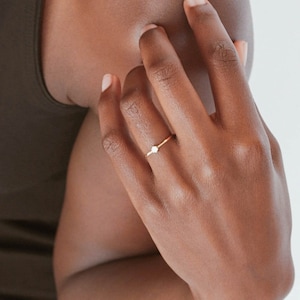 Wasserdichter Weißer CZ Ring Gold Vermeil Ring Massiv 925 Sterling Silber Stapelring Minimalistischer Ring Bestseller Bild 4