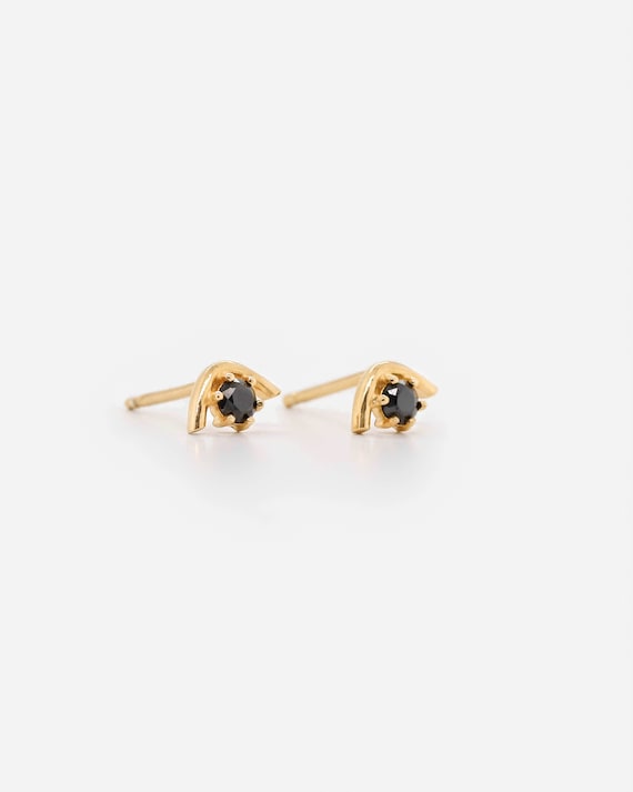 Pair of 925 Sterling Silver Gold PVD 6 Gem Curve Minimal Earrings Pair of 925 Sterling Silver Gold PVD 6 Gem Curve Minimal Earrings
