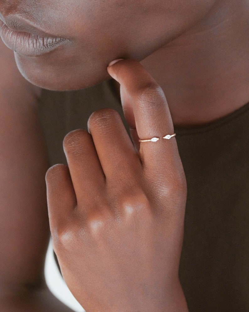 Wasserdichter Offener Weißer CZ Ring 18k Gold Vermeil Ring Weißer Zirkonia Ring Minimalistischer Ring Schichtung Stapel Stapelring Bild 4