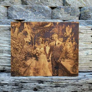 Engraved Wood Photo - Engraved Photo on Wood, Custom Wood Photo, Engraving on Wood, Wood Portrait, Personalized Gift, Family Pets Graduation