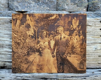 Engraved Wood Photo - Engraved Photo on Wood, Custom Wood Photo, Engraving on Wood, Wood Portrait, Personalized Gift, Family Pets Graduation