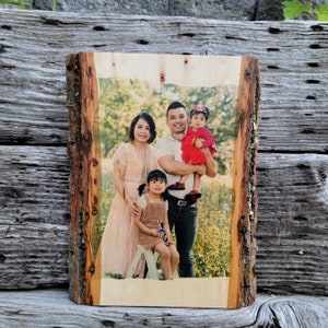 Personalized photo on wood slice with tree bark, wood picture printing,custom photo gift,Live edge Print,engagement gift Wedding Portrait