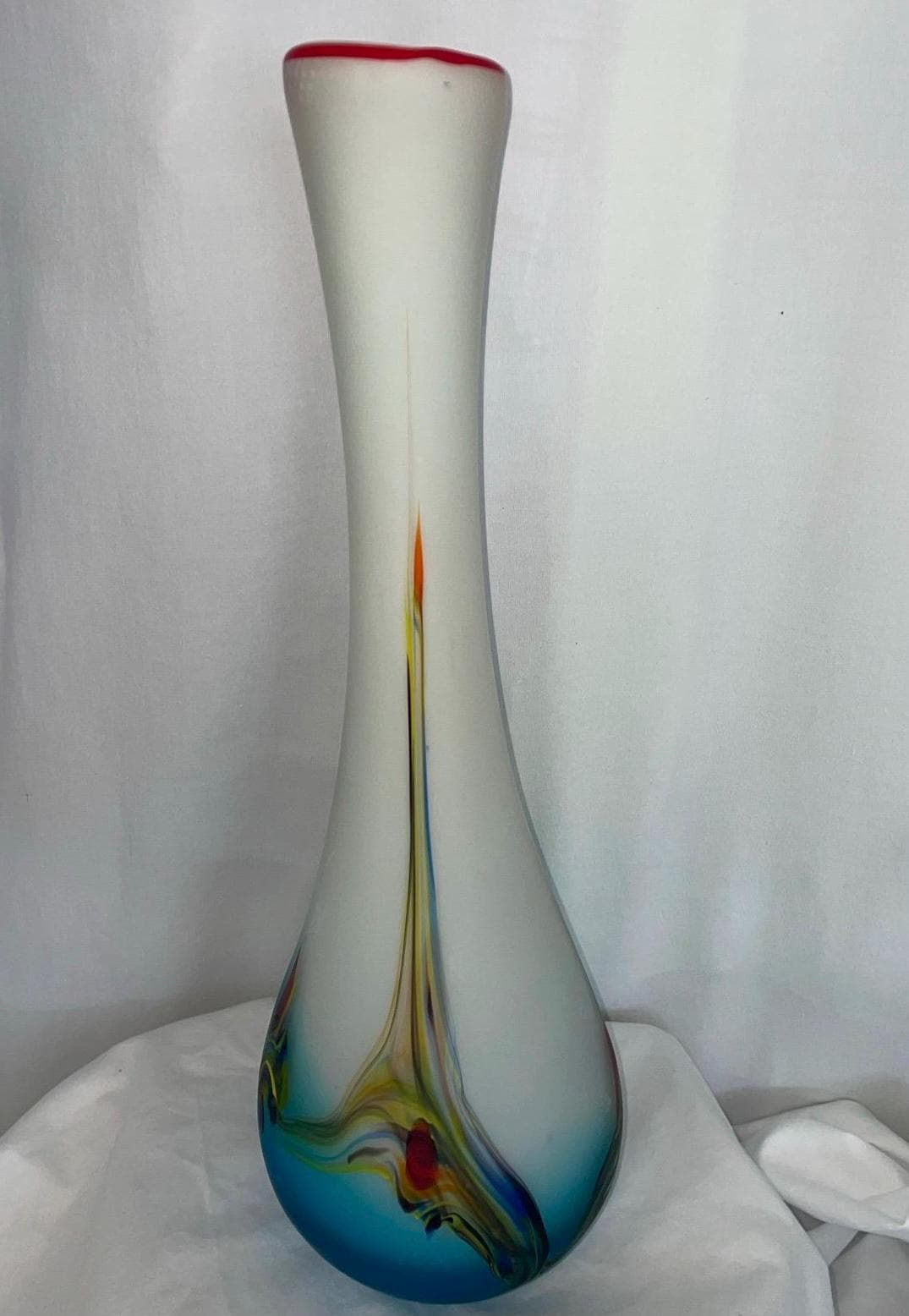 ムラーノイタリアの花瓶渦巻き、モダンな色の抽象的なデザイン