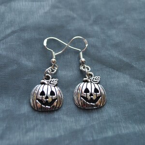 Pumpkin Earrings // Halloween Earrings // Jack o'Lantern Earrings