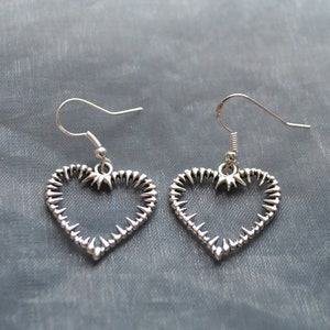 Spiked Heart Oorbellen // Oorbellen // Horror // Halloween // Goth