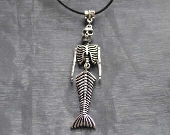 Piccola Collana Con Ciondolo A Forma Di Teschio Di Zucchero Da Donna