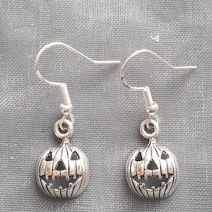 Pumpkin Earrings // Halloween Earrings // Jack o'Lantern Earrings