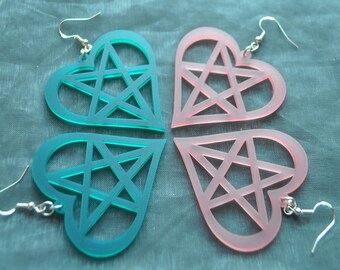 Pendientes de corazón pentagrama // Pendientes de pentagrama // Pendientes de corazón // Pendientes de paganse // Gótbol // Bruja // Pastel Góta