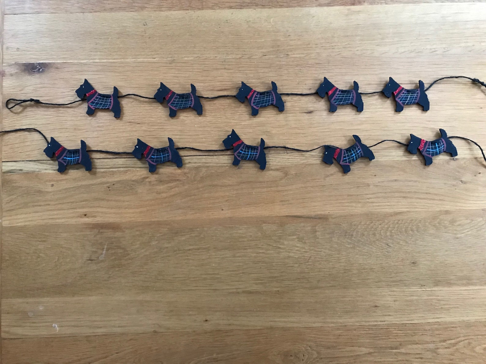 Scottie Dog Christmas tree garland. Dogs in tartan coats. Etsy