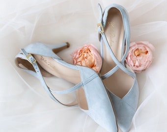 Trouwschoenen voor de bruid • iets blauws • trouwpumps • gekruiste bandjes • vrijetijdsschoenen • bruidsschoenen • cadeau voor haar • hakken schoenen