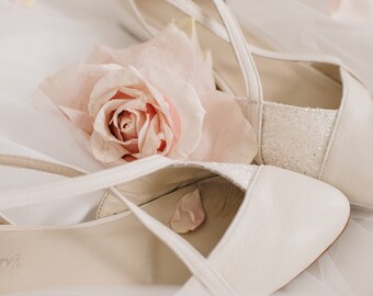 Wedding shoes • ivory wedding flats with white gitter • wedding shoes for bride • bridal flats • ankle straps • ivory ballet shoes
