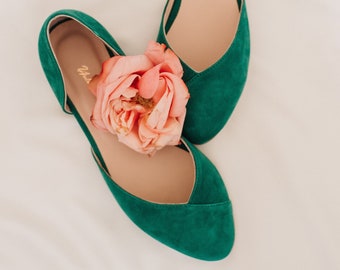 Wedding shoes • emerald wedding shoes • low wedding shoes • bridal flats • wedding flats • green shoes • wedding shoes for bride • gift her