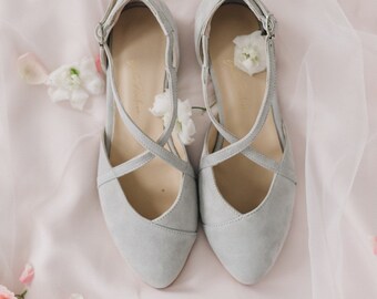 Gray wedding shoes • wedding shoes • shoes • bridal shoes • wedding • bride shoes • bridesmaid