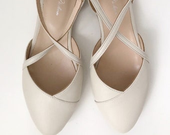 Wedding shoes • ivory wedding shoes • flat wedding shoes • wedding shoes for bride • bridal flats • wedding flats • casual wedding reception