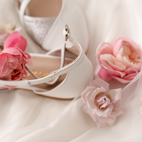 Wedding shoes • white wedding shoes • bridal ballet flats • low wedding shoes • bridal flats • wedding shops flats • white shoes • ballet flats
