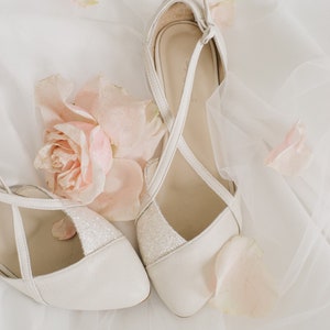 Wedding shoes • ivory wedding flats with white gitter • wedding shoes for bride • bridal flats • ankle straps • ivory ballet shoes