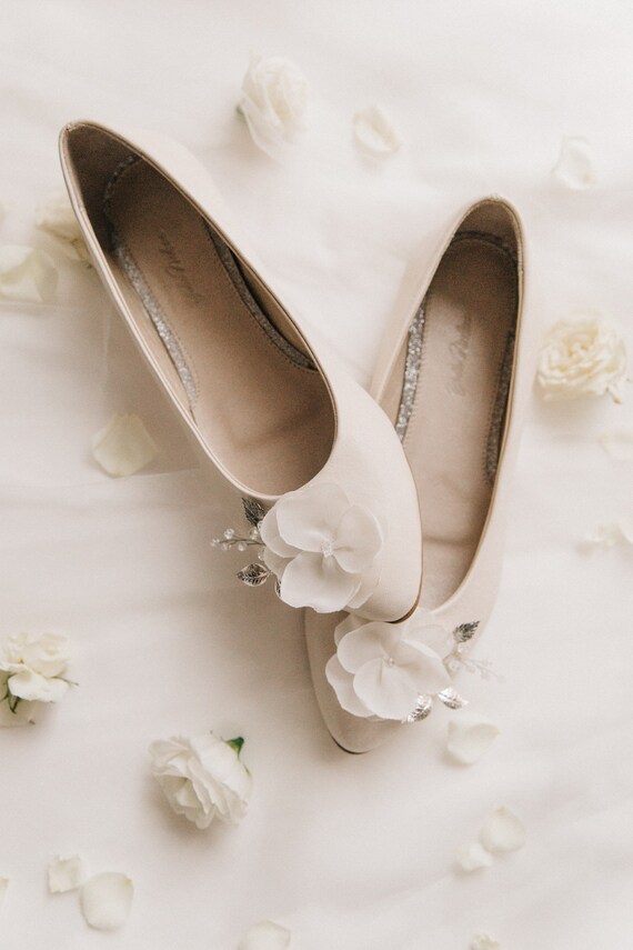 White wedding shoes wedding shoes bridal ballet flats low | Etsy
