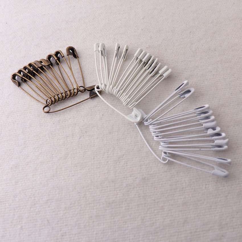 40 PCS Antique Bronze/White Safety Pin Brooch Stitch Markers Metal