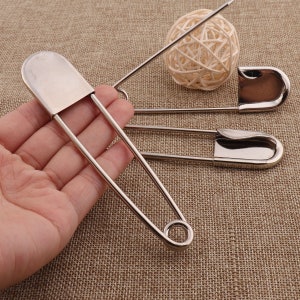 Large Safety Pins 110mm/127mm Silver Plated Safety Pin Stitch Markers Metal Safety Pins Loops Charms Fasteners 2pcs(sp9017)