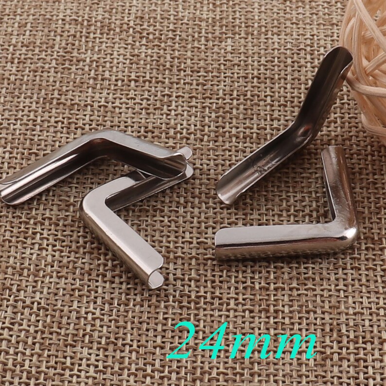 30 Box Corner,Silver Corner Cet of 4,Metal Corner Protectors,24x24mm,Picture Frame Corners,Jewelry Box Corners,Box Feet Corner