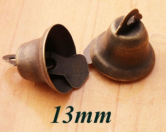 50 STUKS Antiek Brons Jingle Bells, Kerst Bell Dancing Bells Duurzame Jingle Bells, Kerst Charme Huisdier Bells Cross Bells-13MM (BE1315)