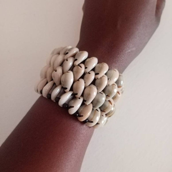 ON SALE African Cowry Shell Bracelet, Sea Shell Bracelet, Cowrie Shell Bracelet, Beaded Bracelet, Birthday Gift, African beaded bracelet