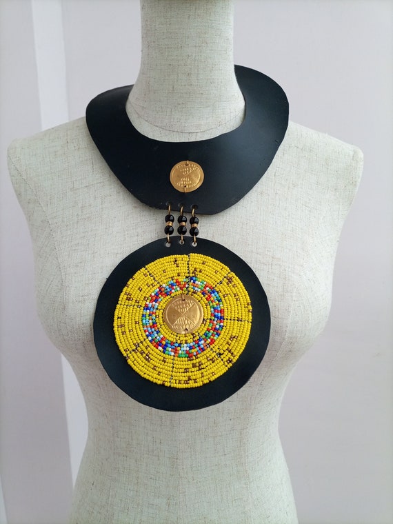EN VENTA africano con cuentas de cuero joyería - Etsy España
