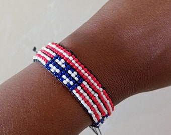 ON SALE Beaded Flag Bracelet, Handmade bracelet, USA Beaded bracelet, Unisex bracelet Christmas gift, Adjustable bracelet, Boho Bracelet