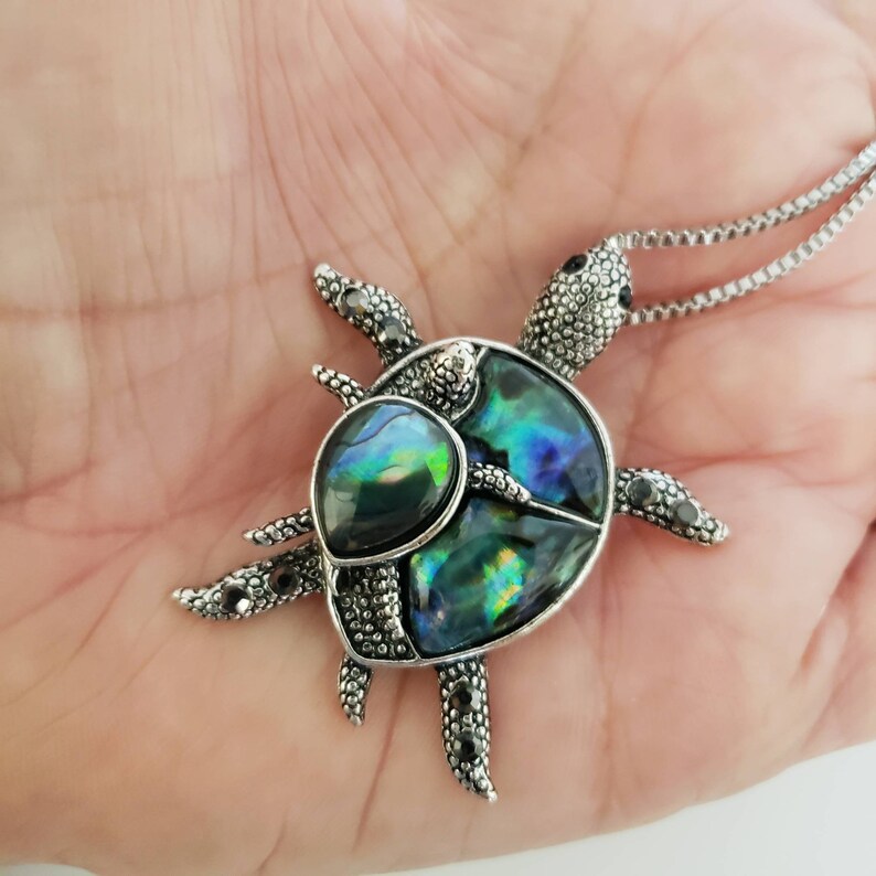 Ocean Life Stainless Steel Chain Colorful Blue Green Abalone Shell Turtles Necklace Her Birthday Gift Idea Mom and Baby Turtle Pendant