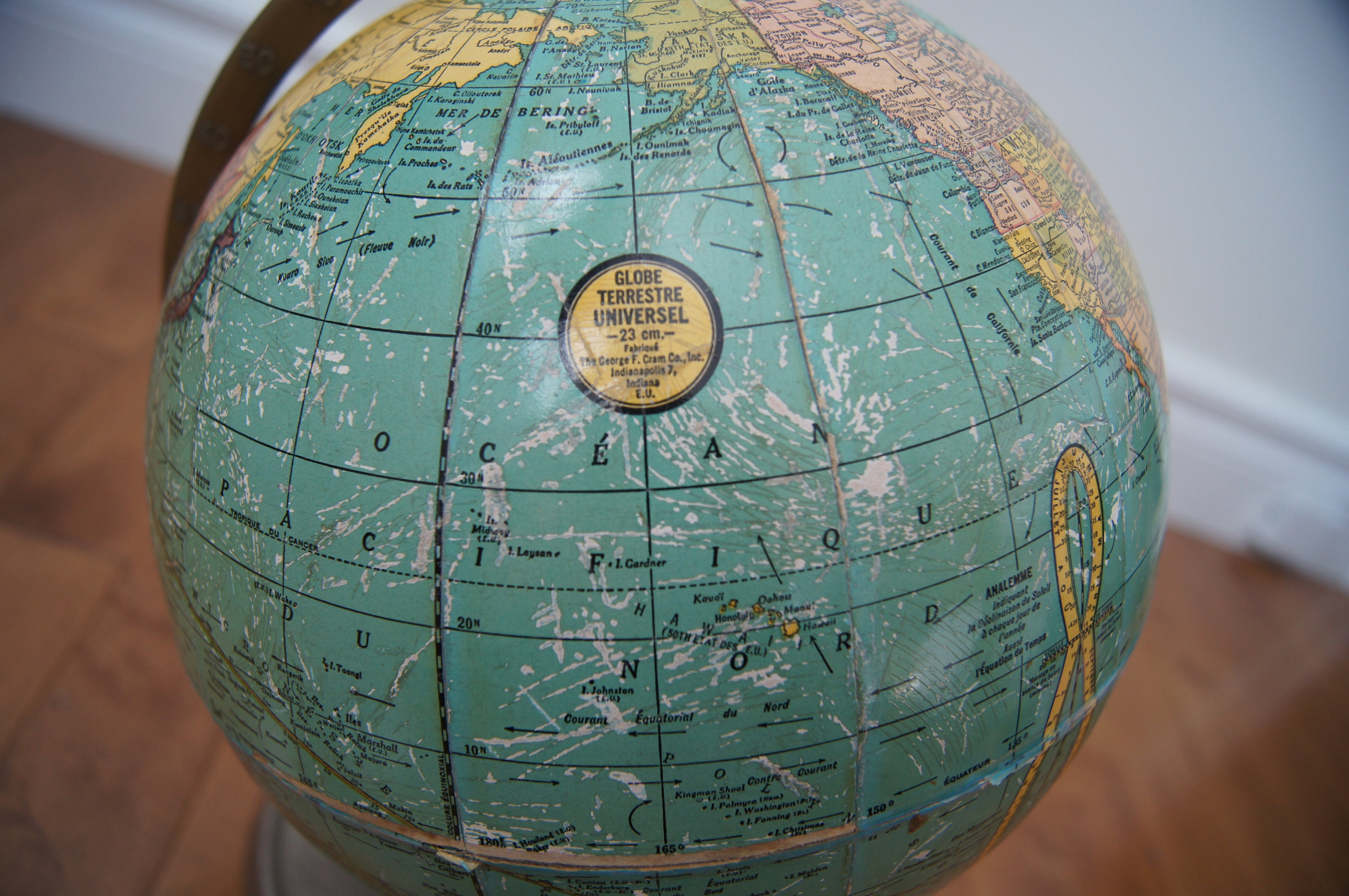 Vintage Globe Terrestre Universal, World Globe French 23cm, the