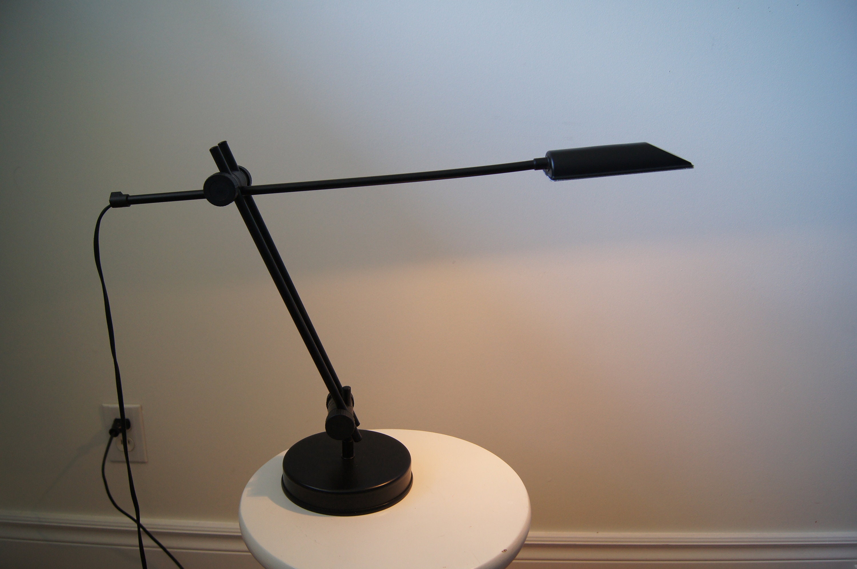 Vintage Microdata TRAFOLO Made in Italy Adjustable Desk Lamp Postmodern  Black Metal Trafolo Microdata Desk Light 90s Desk Lighting 2 -  Norway