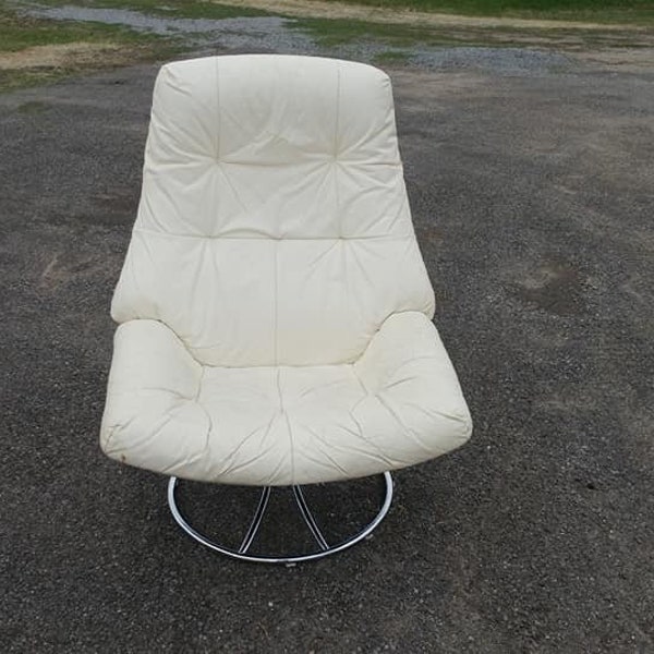 Sold -Mid Century Modern 1975 Stressless Ekornes Made In Norway White Leather Swivel 360 Recliner