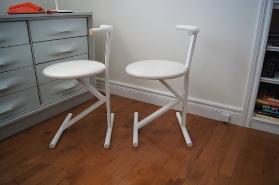 注目ショップ・ブランドのギフト Postmodern Vintage 90s Chairs/stools Sitting Bar Metal White 椅子