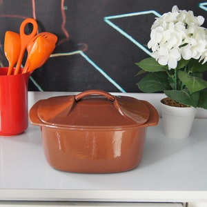 Vintage 5qt U-31  Lislet Cast Iron Brown Dutch Oven-Cast Iron Cookware-Cast Iron Dutch Oven-Made In Canada Lislet Cast Iron Dutch Oven