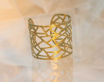 Large bangle gold plated geometric, easily adjustable! Sergio Engel jewellery