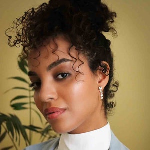 Medium length rhinestone earrings, gold or silver with glass crystals. Bridal earrings. Refined brass. Made in Berlin