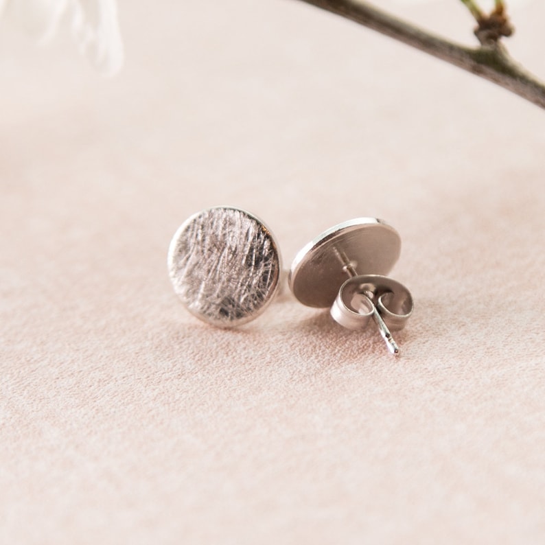 Stud earrings 10 mm gold, rose gold or rhodium-plated. Brushed circle, round. Super subtle, delicate and minimalist. Silver